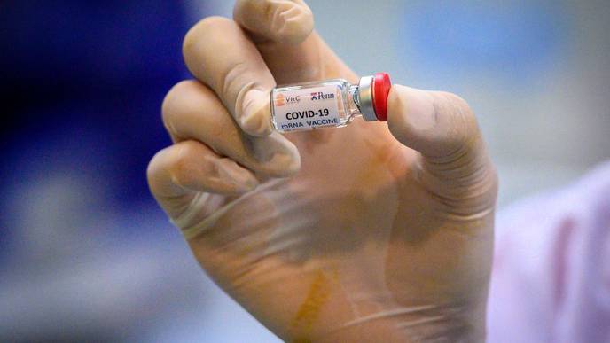 Frontline Healthcare Workers Should Be Among the 1st to Get COVID-19 Vaccine, Report Suggests