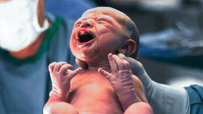 Researchers Capture Images of Newborns' Lungs As They Take Their Very First Breaths