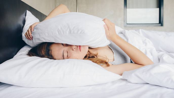 People React Better to Both Negative & Positive Events with More Sleep