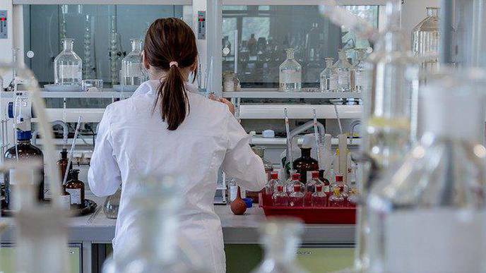 Spanish Medics Suffer Mental Trauma Months After COVID-19's First Wave