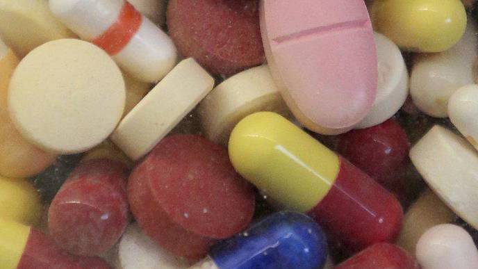 Medication Fog Can Mimic or Worsen Dementia in the Elderly